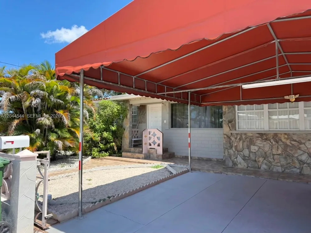 974 SE 1st St #974 Hialeah, FL 33010