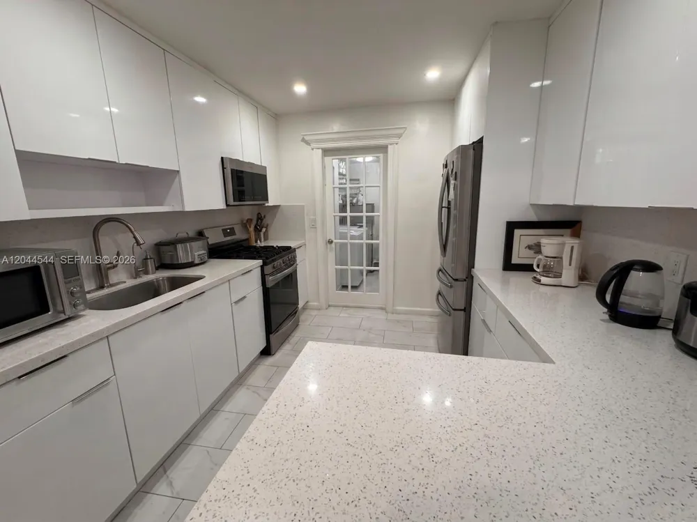 974 SE 1st St #974 Hialeah, FL 33010