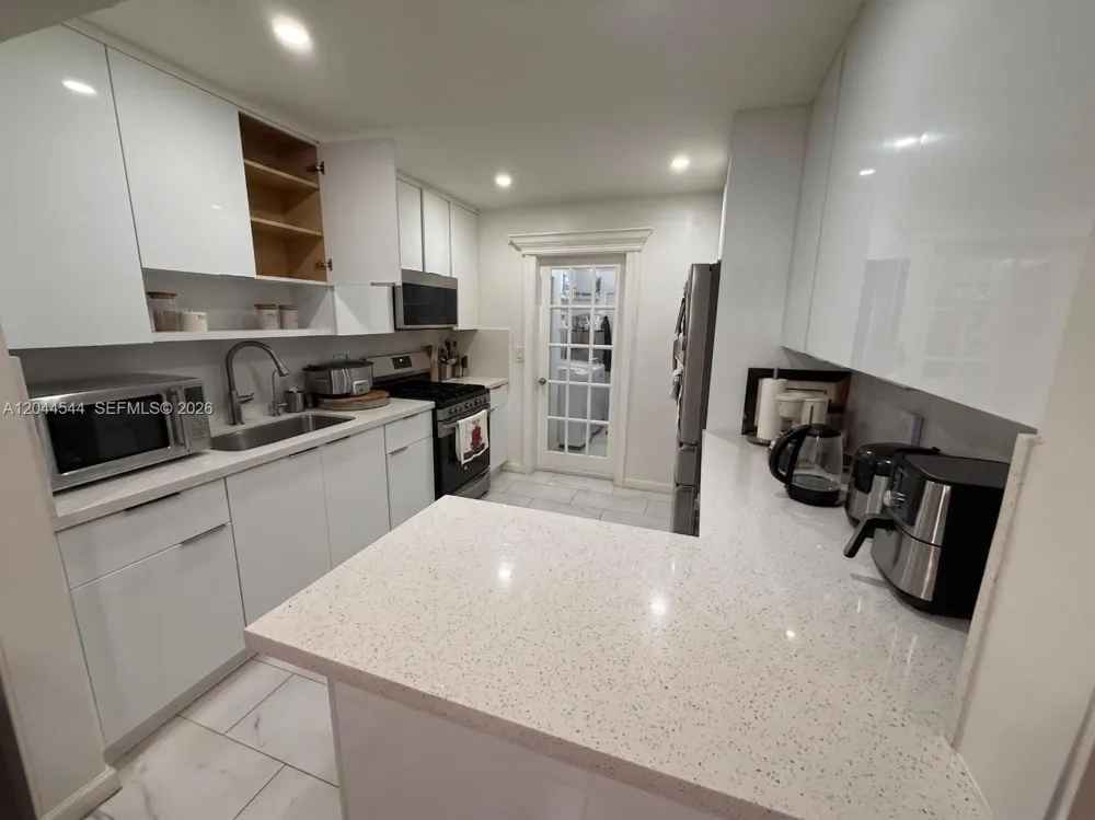 974 SE 1st St #974 Hialeah, FL 33010