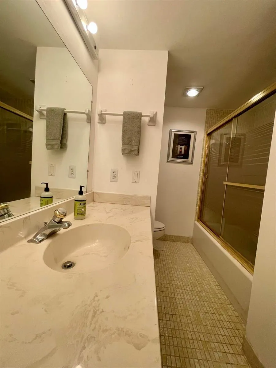 250 NE 20th Street #3080 Boca Raton, FL 33431