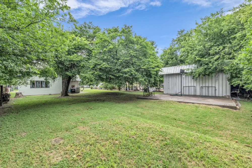 1020 Fisher Street Bellmead, TX 76705