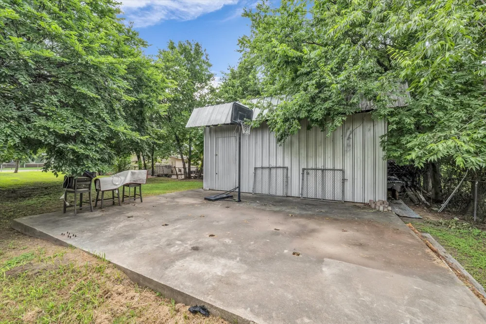 1020 Fisher Street Bellmead, TX 76705
