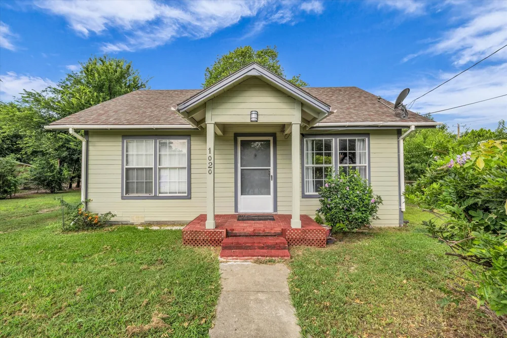 1020 Fisher Street Bellmead, TX 76705