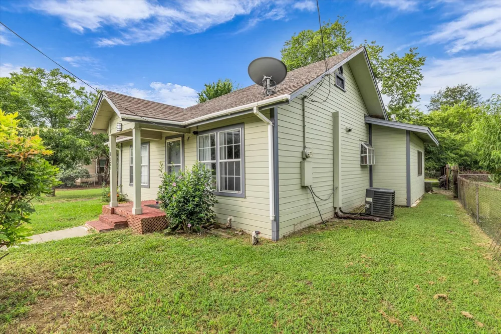 1020 Fisher Street Bellmead, TX 76705