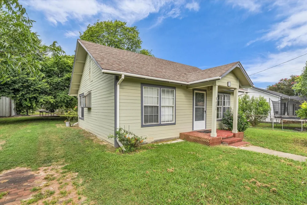 1020 Fisher Street Bellmead, TX 76705