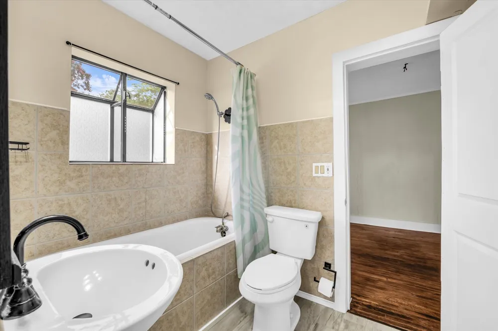 1020 Fisher Street Bellmead, TX 76705