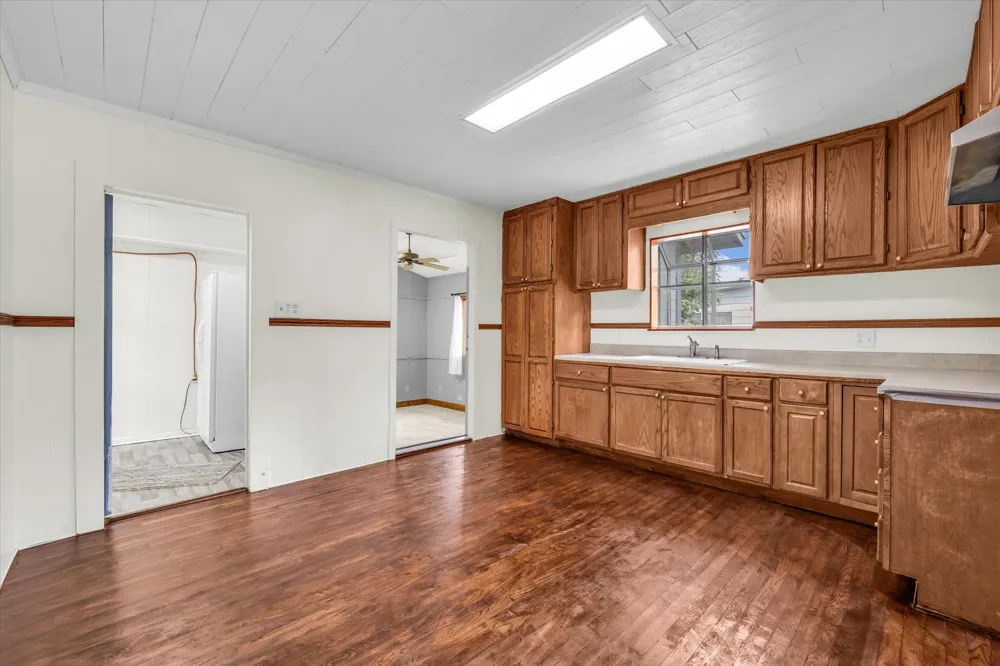 1020 Fisher Street Bellmead, TX 76705