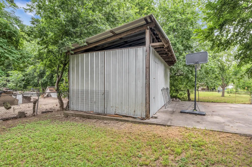 1020 Fisher Street Bellmead, TX 76705