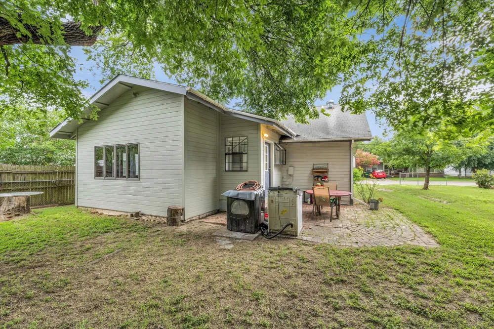 1020 Fisher Street Bellmead, TX 76705