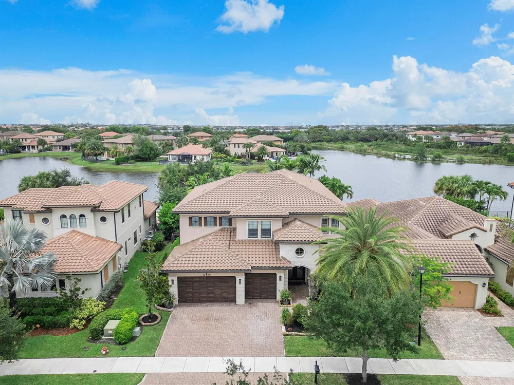 11525 NW 81st Place Parkland, FL 33076