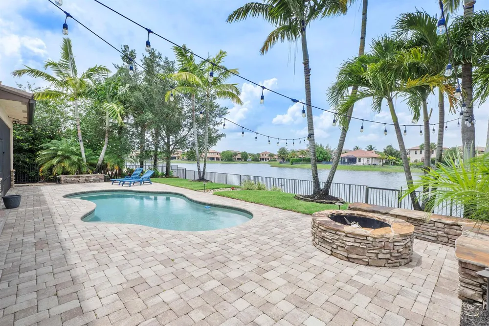 11525 NW 81st Place Parkland, FL 33076