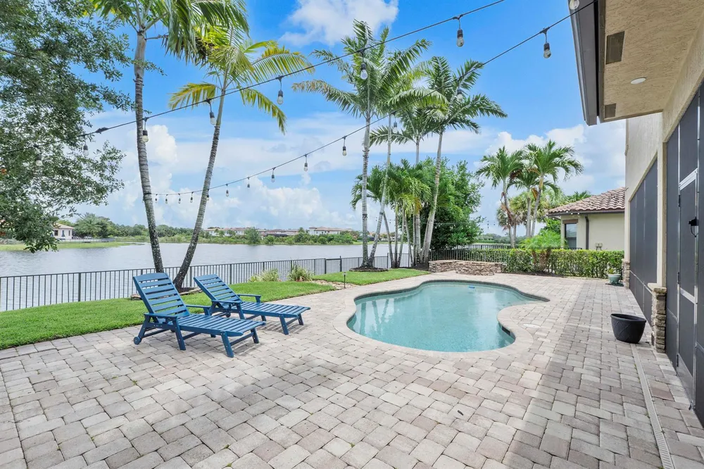 11525 NW 81st Place Parkland, FL 33076