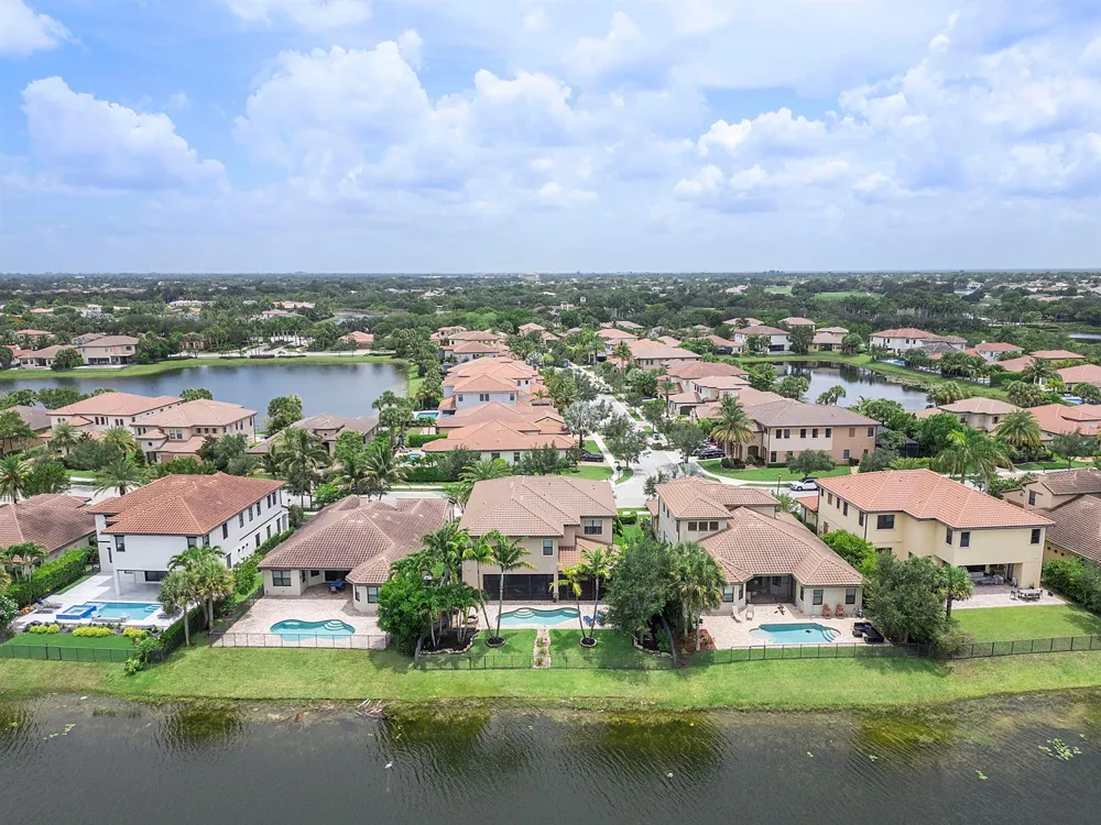 11525 NW 81st Place Parkland, FL 33076