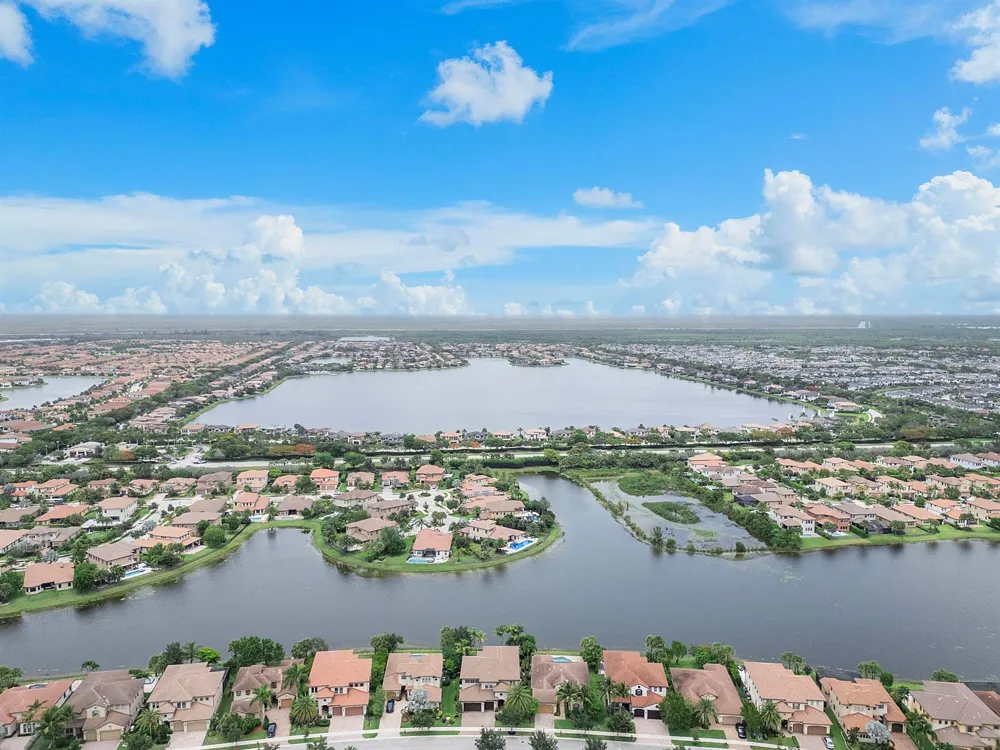 11525 NW 81st Place Parkland, FL 33076