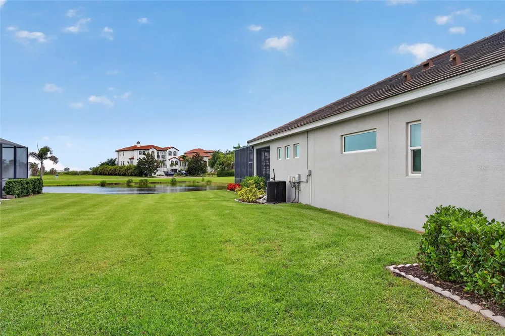5504 TITLE ROW DRIVE Bradenton, FL 34210