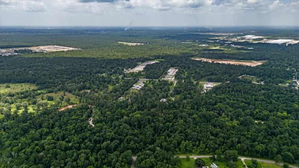 W Magnolia Ln New Caney, TX 77357