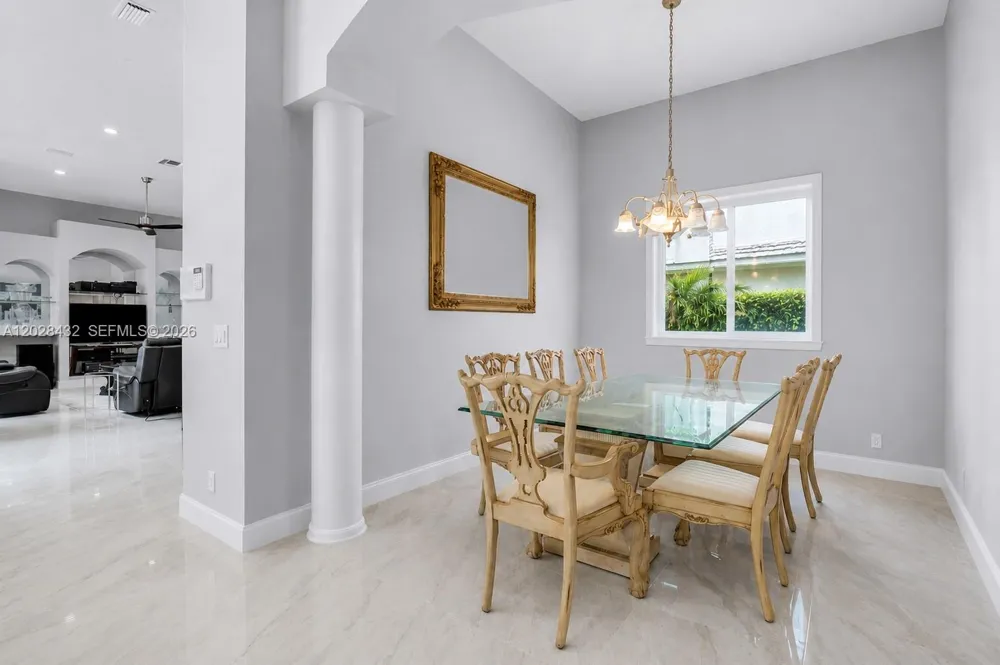 3852 Oak Ridge Cir Weston, FL 33331