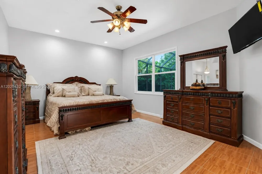 3852 Oak Ridge Cir Weston, FL 33331