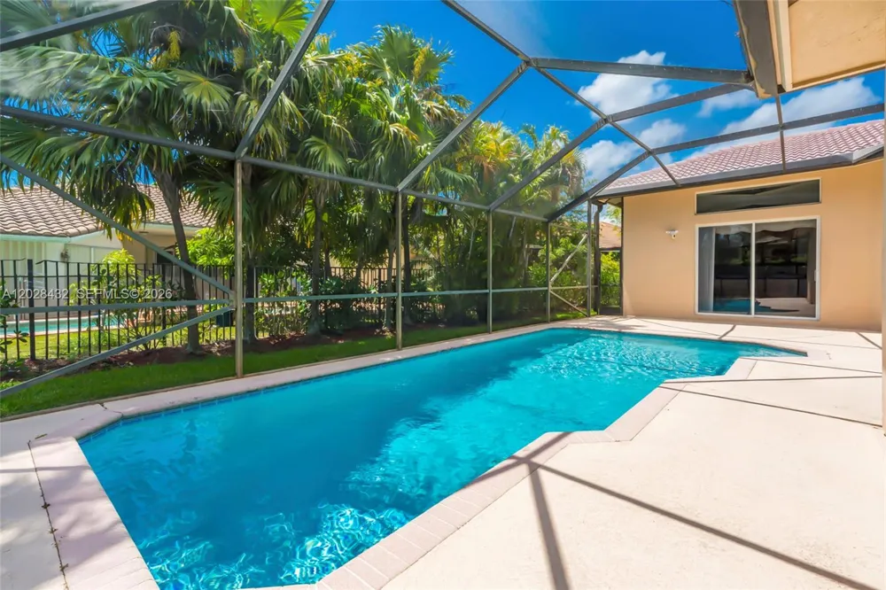 3852 Oak Ridge Cir Weston, FL 33331