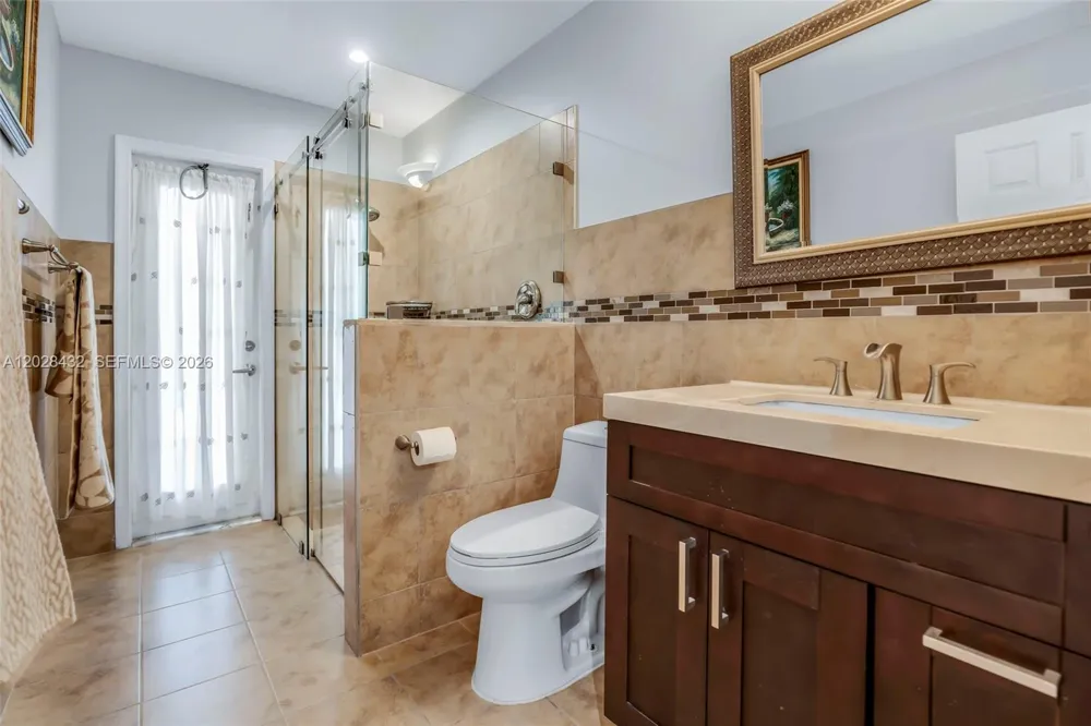 3852 Oak Ridge Cir Weston, FL 33331