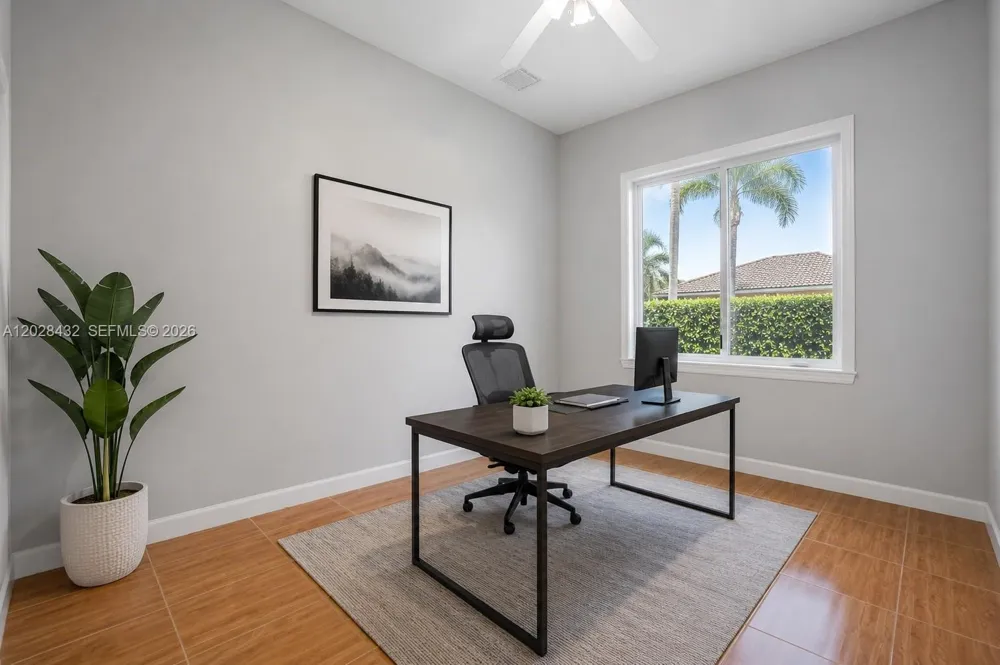 3852 Oak Ridge Cir Weston, FL 33331