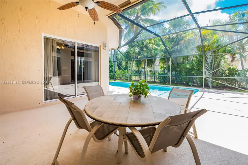3852 Oak Ridge Cir Weston, FL 33331