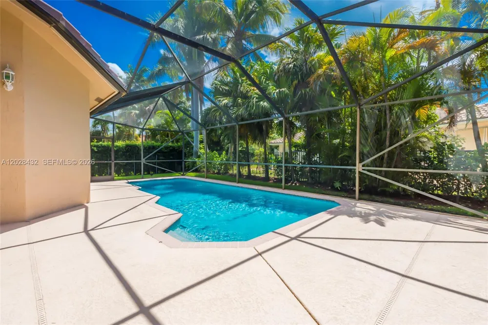 3852 Oak Ridge Cir Weston, FL 33331