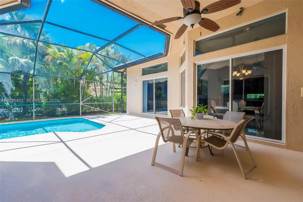 3852 Oak Ridge Cir Weston, FL 33331