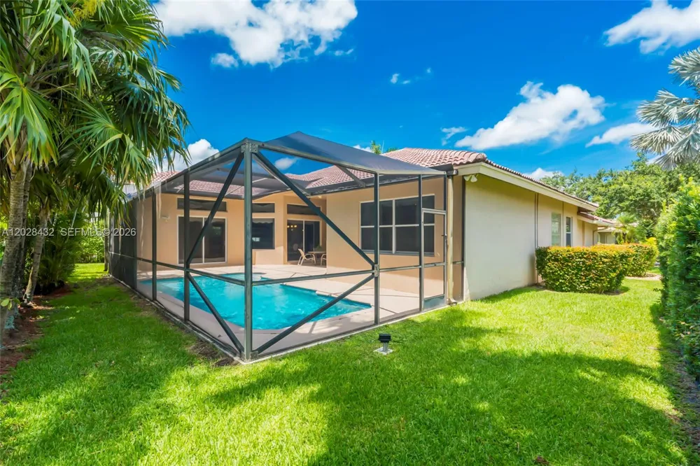 3852 Oak Ridge Cir Weston, FL 33331