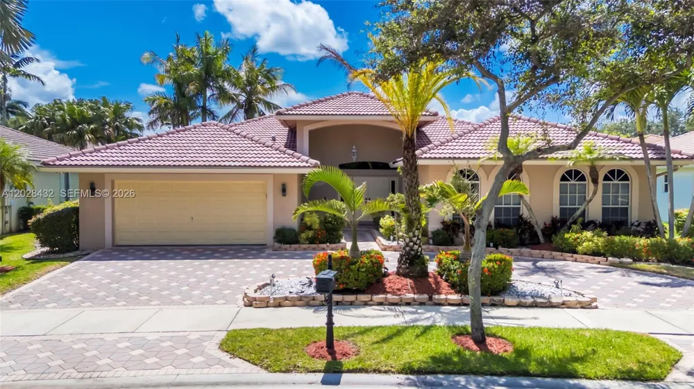 3852 Oak Ridge Cir Weston, FL 33331
