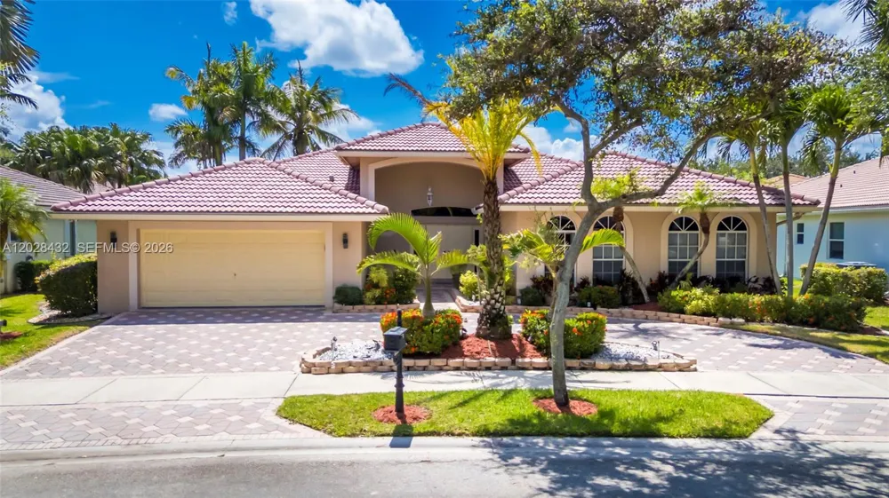 3852 Oak Ridge Cir Weston, FL 33331