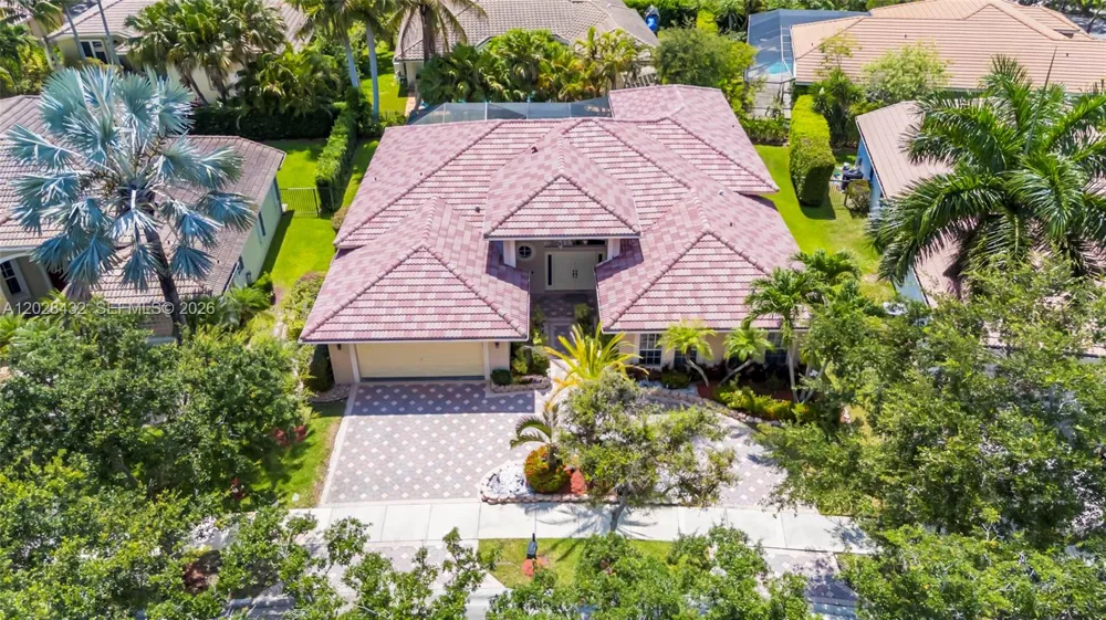 3852 Oak Ridge Cir Weston, FL 33331