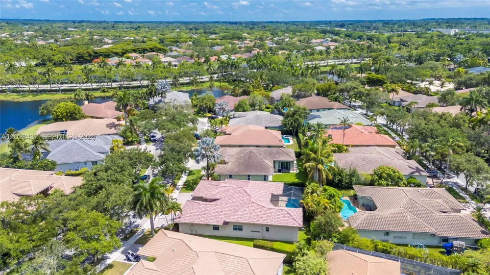 3852 Oak Ridge Cir Weston, FL 33331