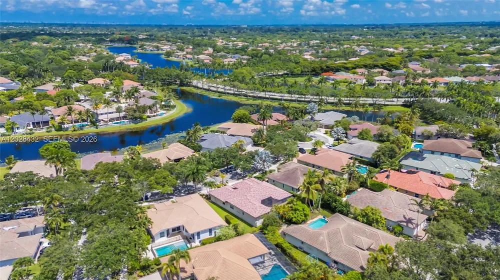 3852 Oak Ridge Cir Weston, FL 33331