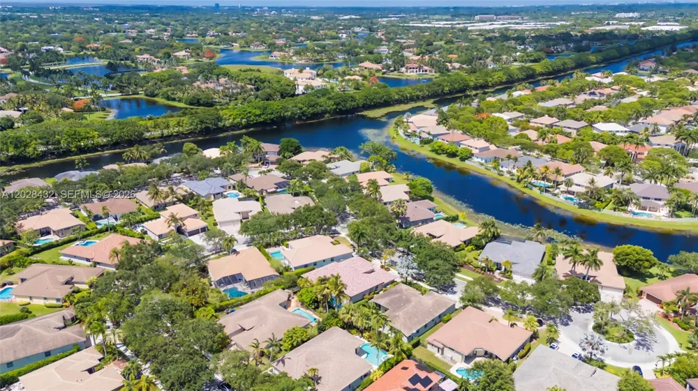 3852 Oak Ridge Cir Weston, FL 33331