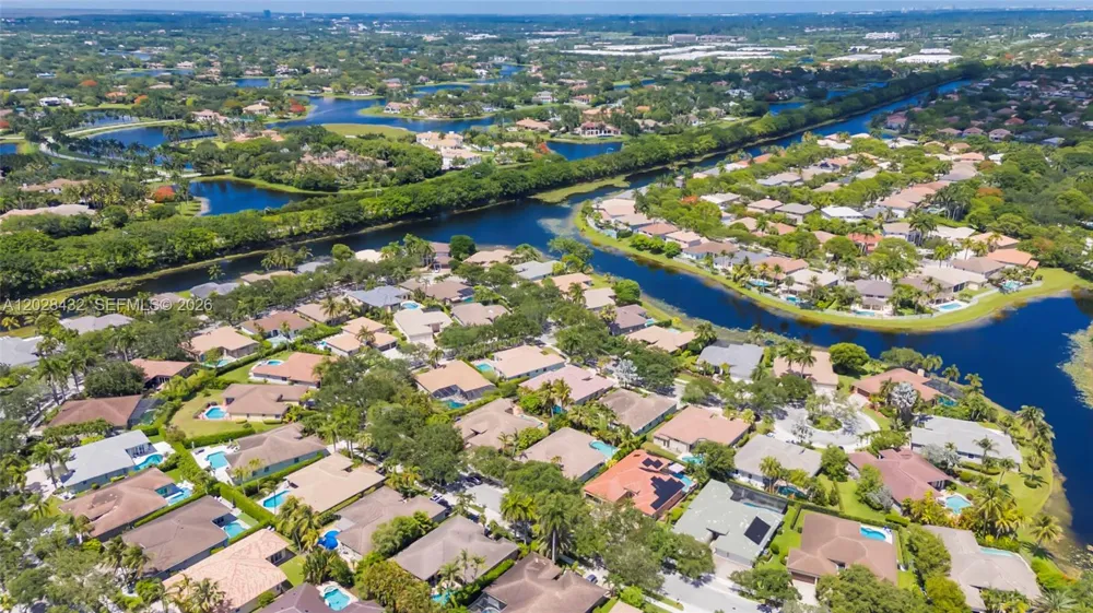 3852 Oak Ridge Cir Weston, FL 33331