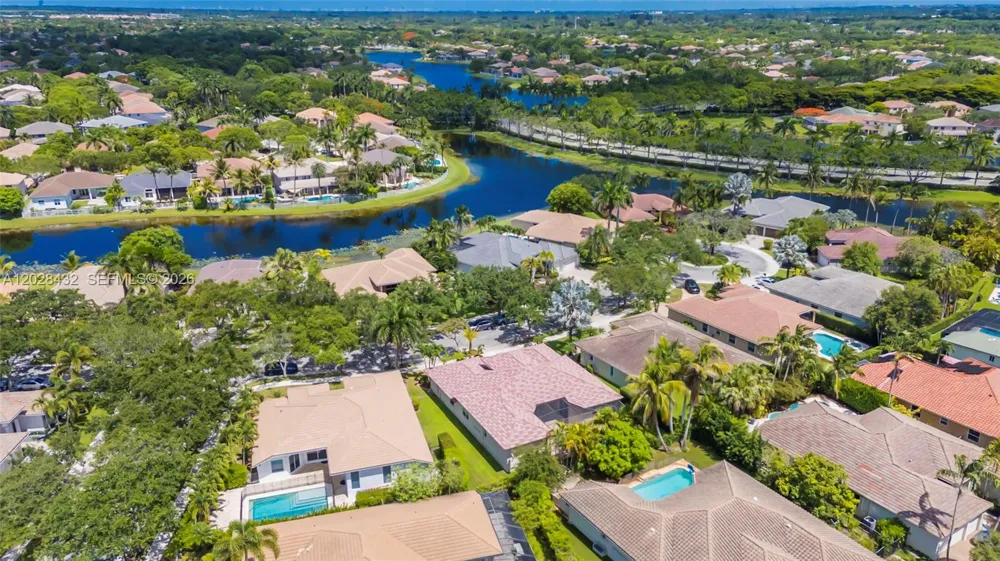 3852 Oak Ridge Cir Weston, FL 33331