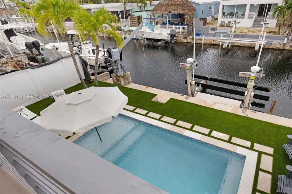 410 Bowie Ln Key Largo, FL 33037