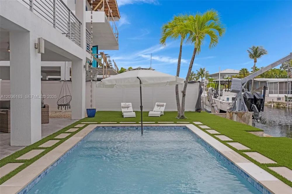 410 Bowie Ln Key Largo, FL 33037