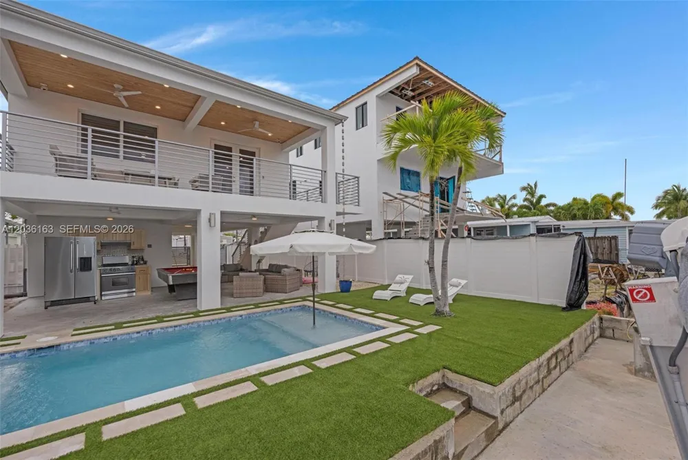 410 Bowie Ln Key Largo, FL 33037