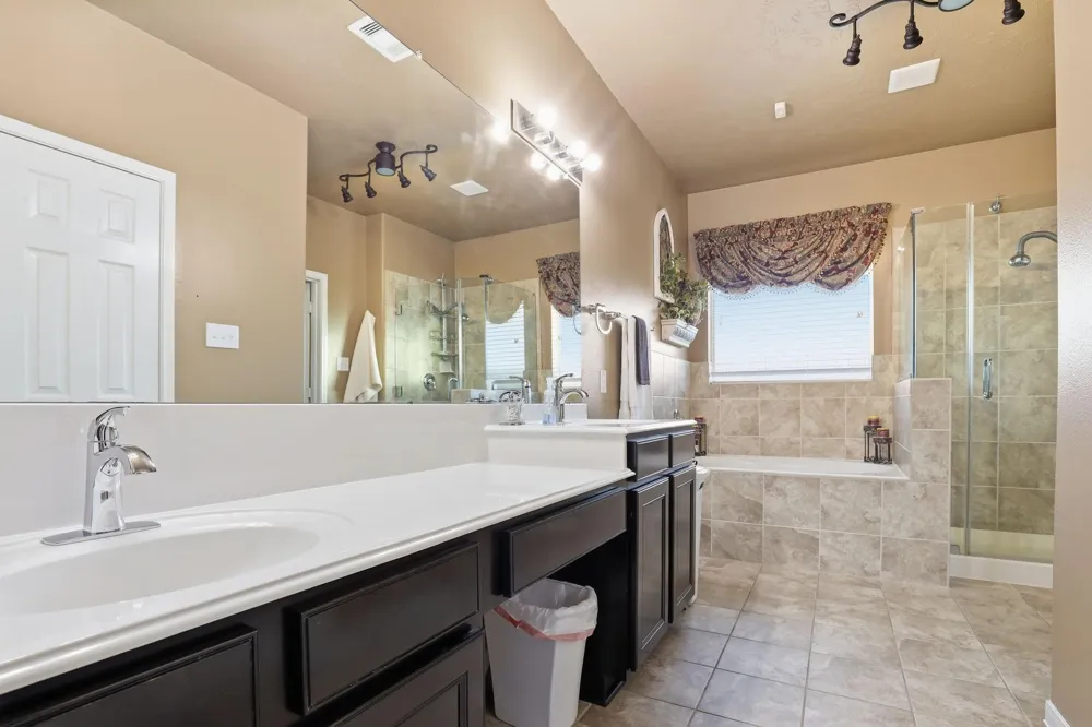 2206 Lisa Lane Deer Park, TX 77536