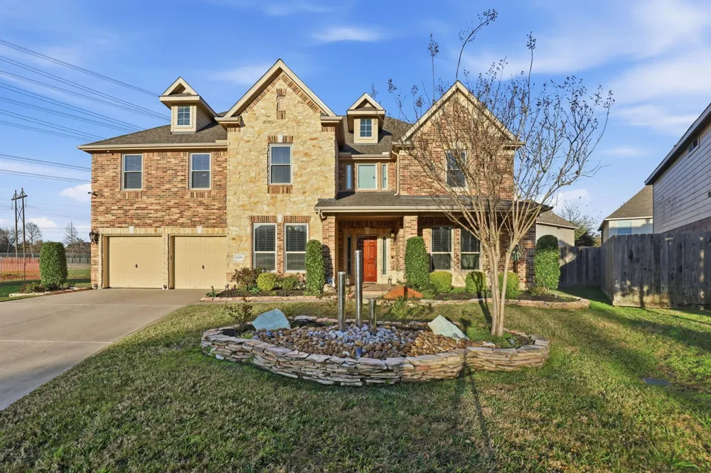 2206 Lisa Lane Deer Park, TX 77536