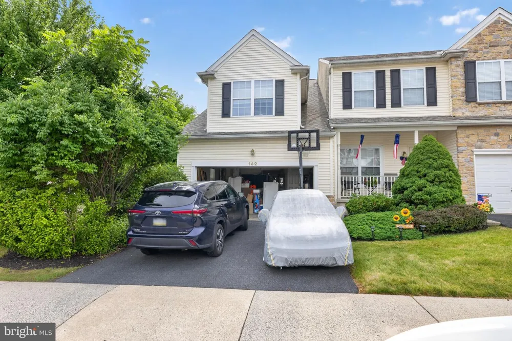 142 WILLOW DRIVE Easton, PA 18045