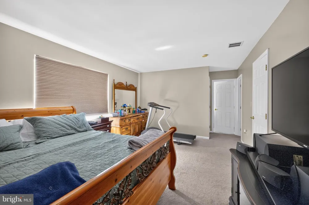 142 WILLOW DRIVE Easton, PA 18045
