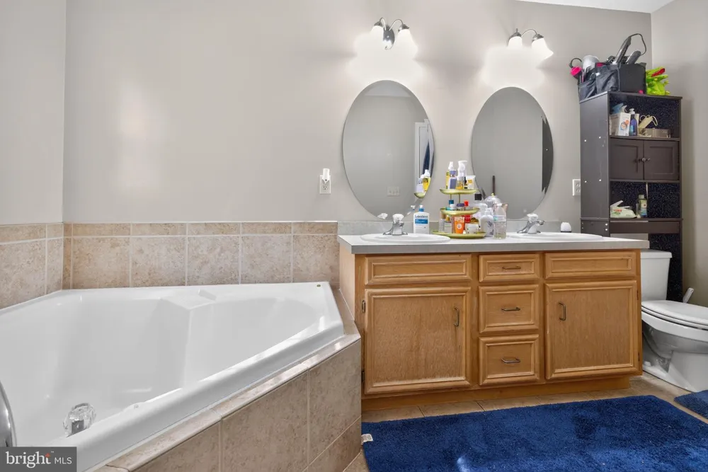 142 WILLOW DRIVE Easton, PA 18045