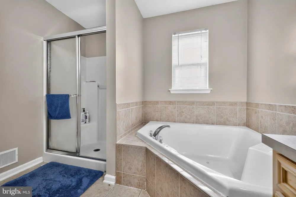 142 WILLOW DRIVE Easton, PA 18045