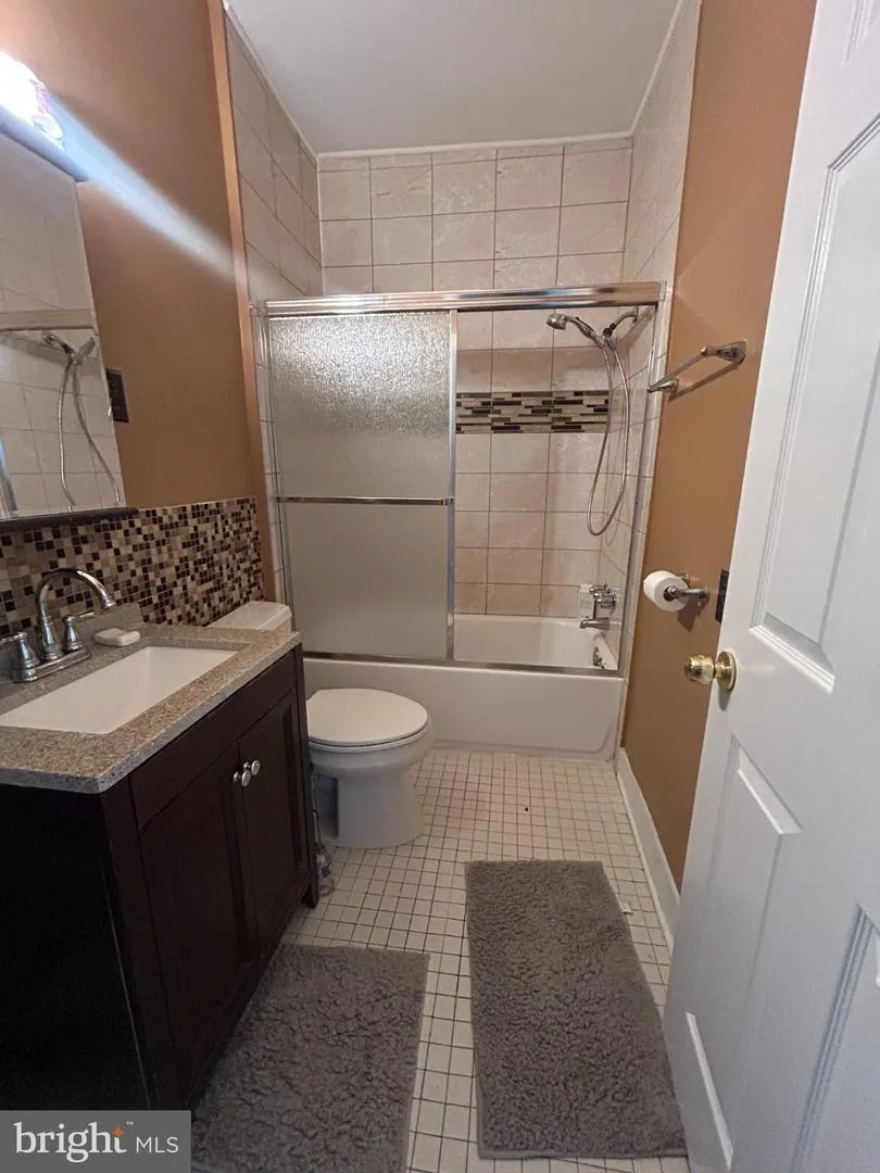 43 WILKINSON PLACE Trenton, NJ 08618
