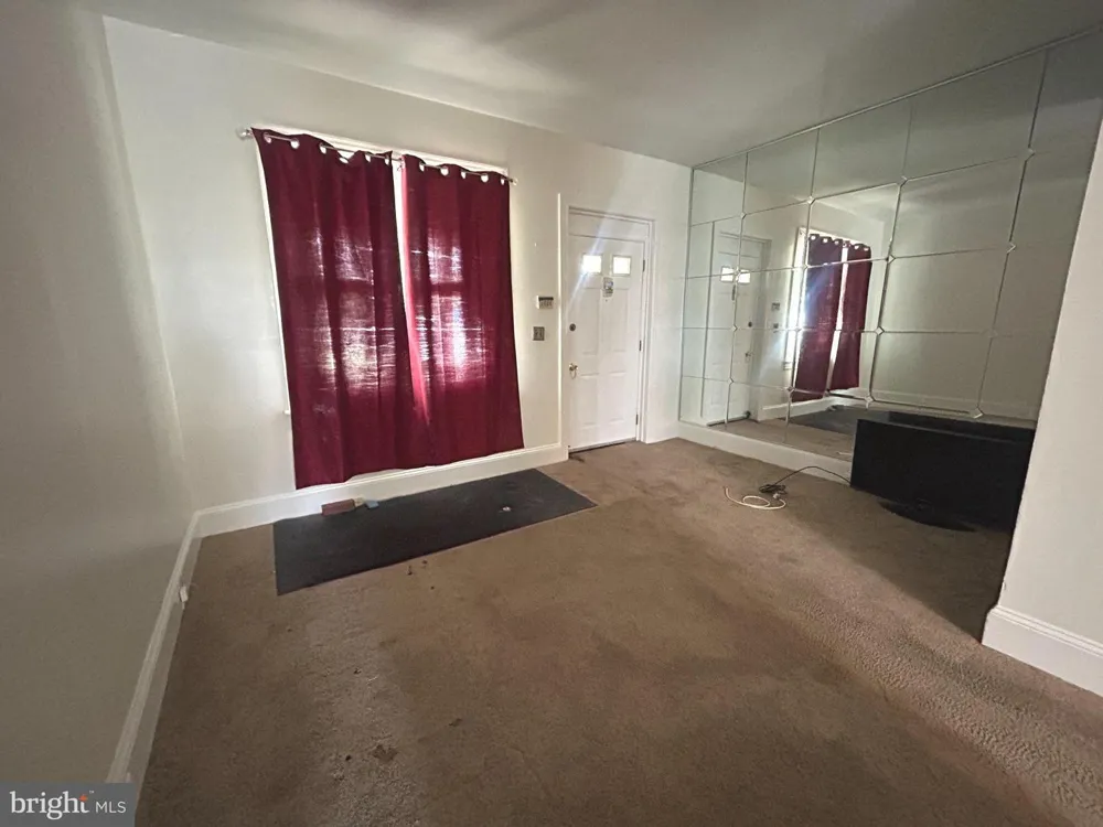 43 WILKINSON PLACE Trenton, NJ 08618