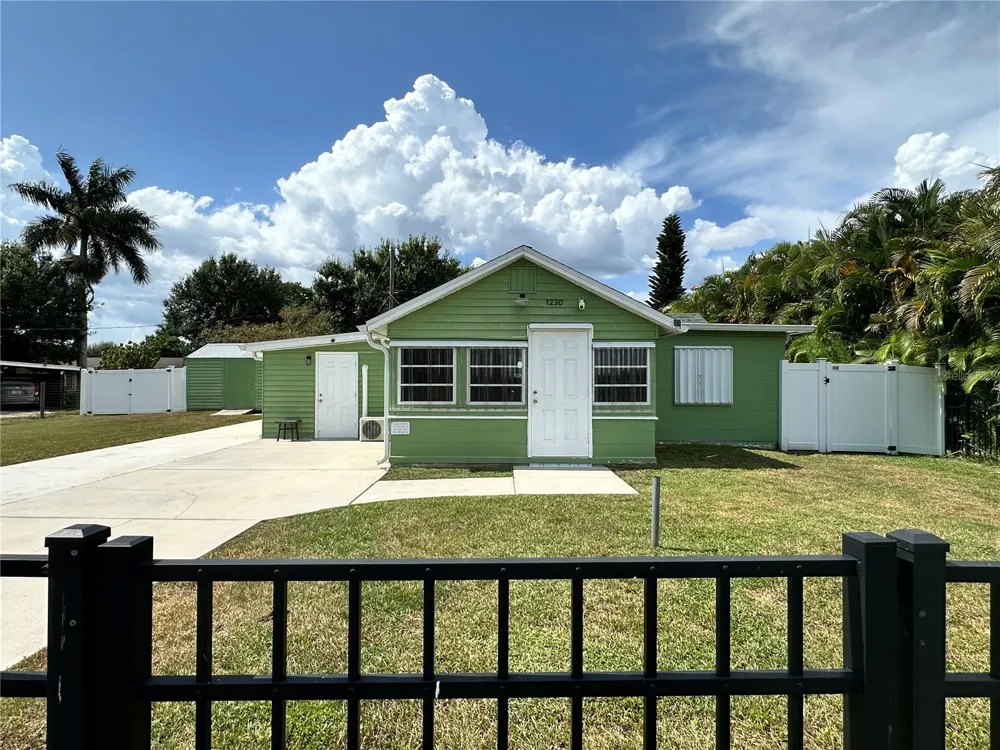 1230 WOODLAWN AVENUE Punta Gorda, FL 33950