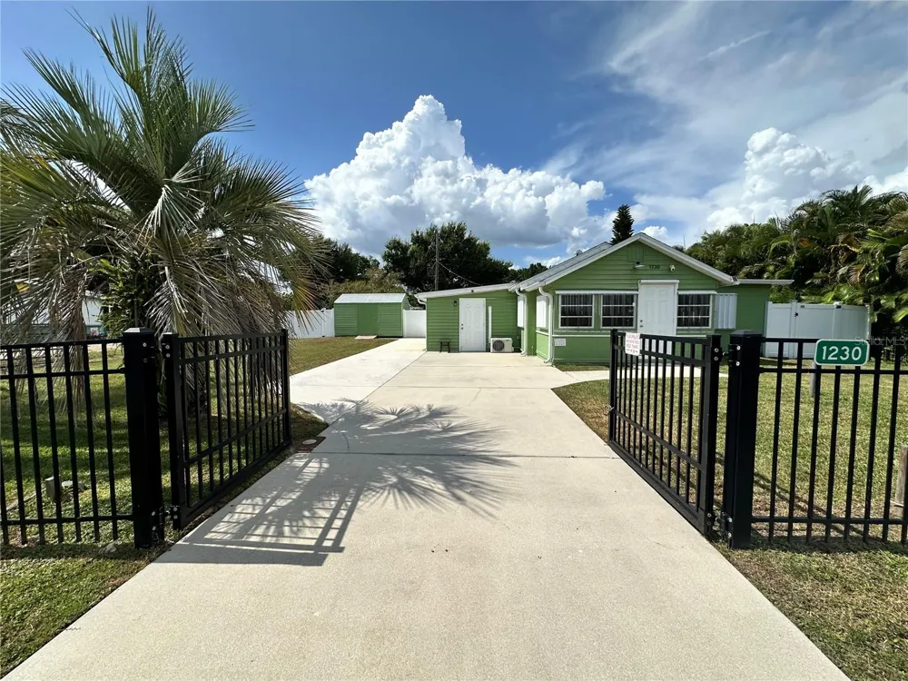 1230 WOODLAWN AVENUE Punta Gorda, FL 33950